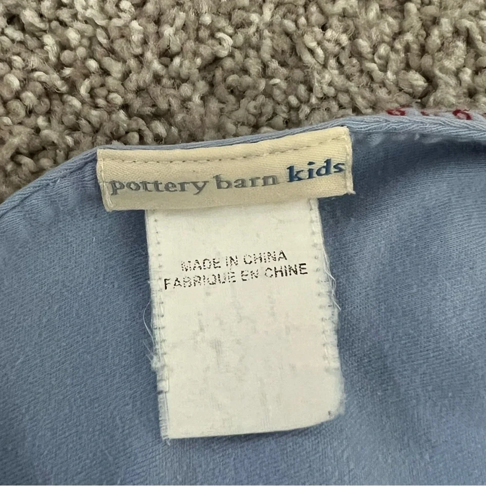 ⛄️POTTERY BARN KIDS: Unisex “baby’s 1st Christmas” theme bib w/velcro, preowned